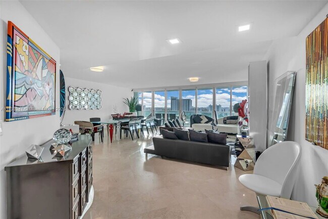 Building Photo - 1643 Brickell Ave