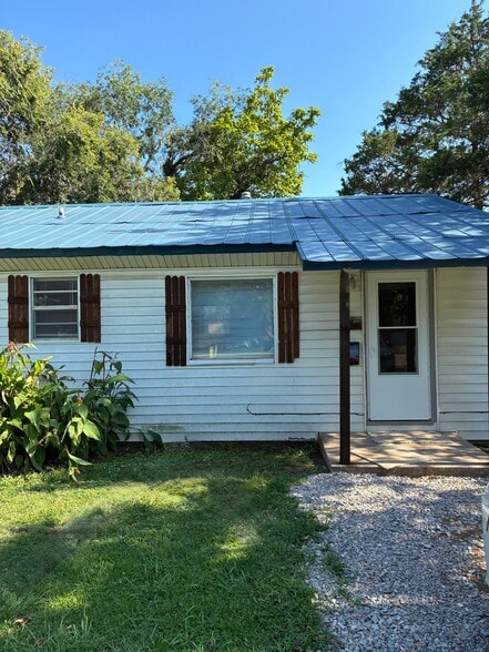 Building Photo - 112 W Beech St