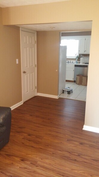 Building Photo - 125 Mallory Ct