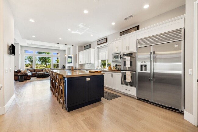 Building Photo - 81550 Tiburon Dr