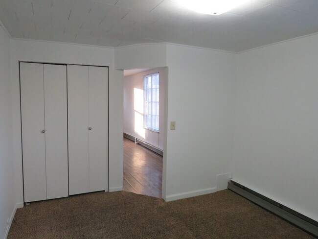 Building Photo - 144 Yellowstone Ave