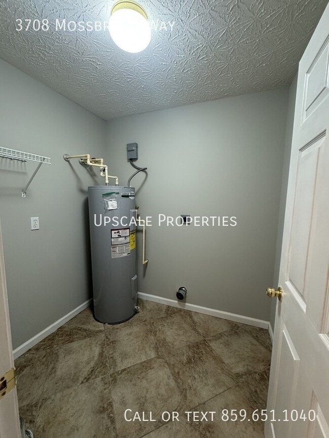 Building Photo - 3708 Mossbridge Way