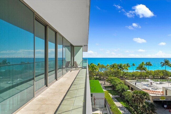 Building Photo - 10201 Collins Ave