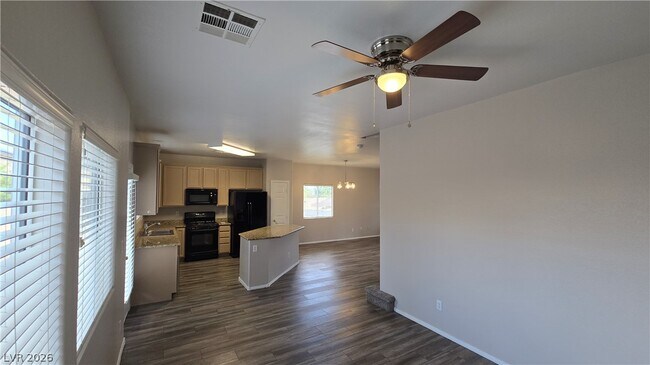 Building Photo - 2920 Bridleton Ave