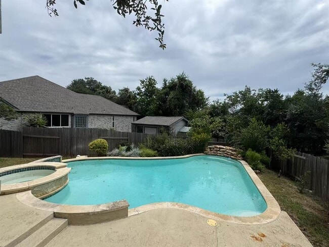 Building Photo - 10204 Tenava Ct