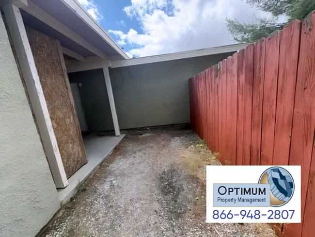 Building Photo - Fully Remodeled 3BD/2BA Home on Spacious Lot