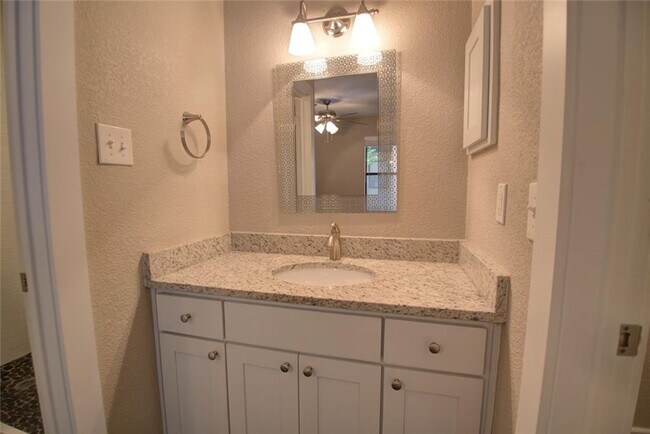 Building Photo - 1306 Norwalk Ln