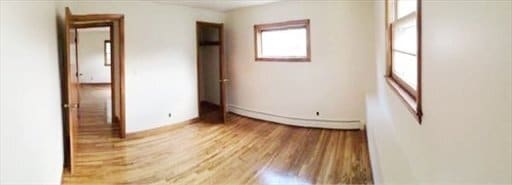 Building Photo - Spacious 2 Bed 1 Bath!