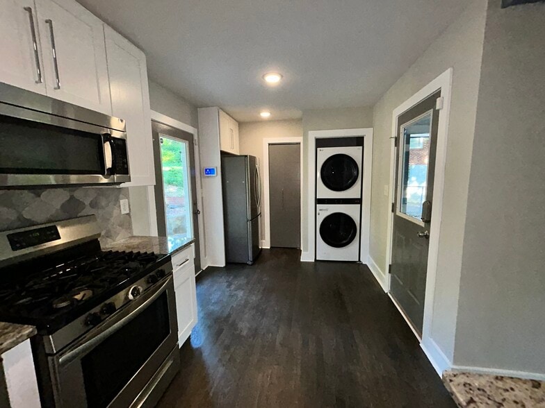 Building Photo - 1839 Boulderview Dr SE