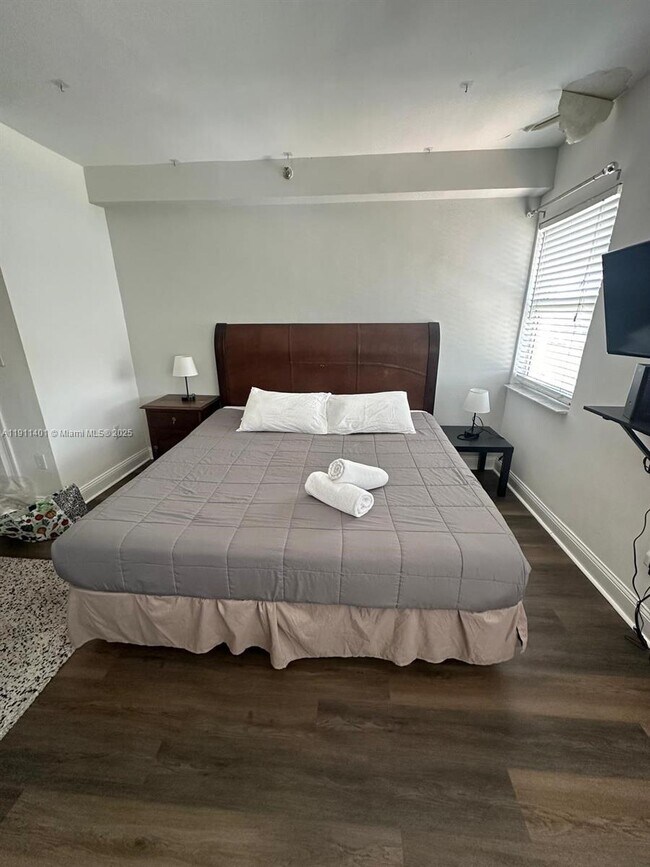 Building Photo - 3801 Indian Creek Dr