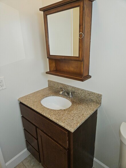 Building Photo - 1906 Rockefeller Ln