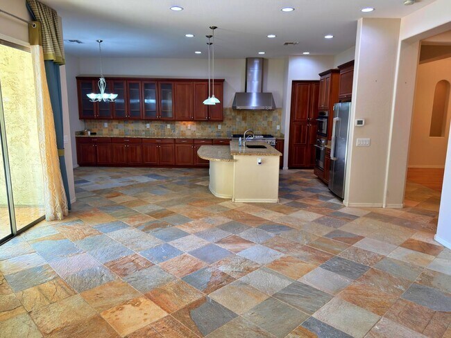 Building Photo - 737 E Charlevoix Ave