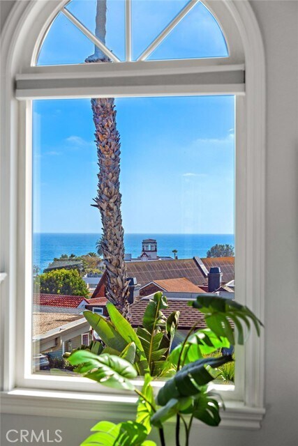 Building Photo - 438 3rd St