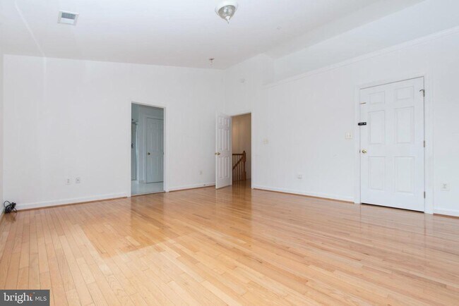 Building Photo - 13559 Flowerfield Dr