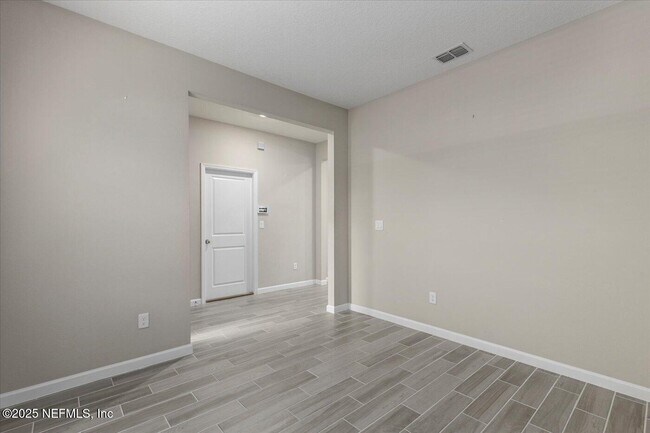 Building Photo - 1719 Amberly Dr