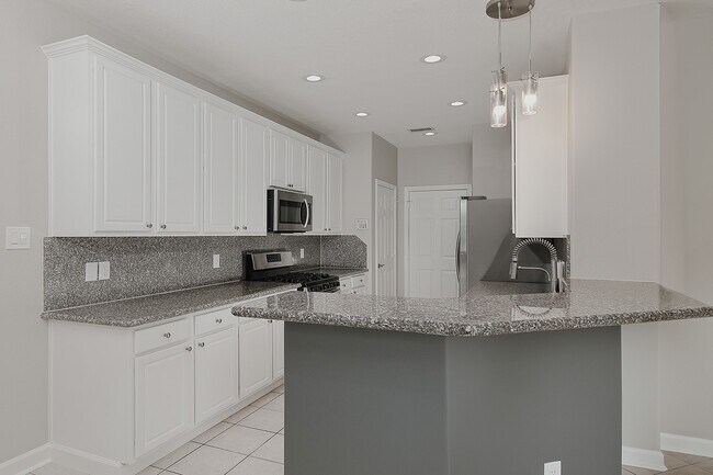 Building Photo - 11 Scenic Brook Ct