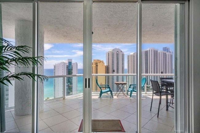 Building Photo - 16400 Collins Ave