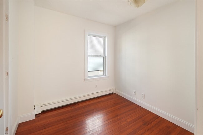 Building Photo - 59 Woodville St