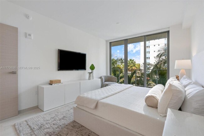 Building Photo - 10281 W Bay Harbor Dr