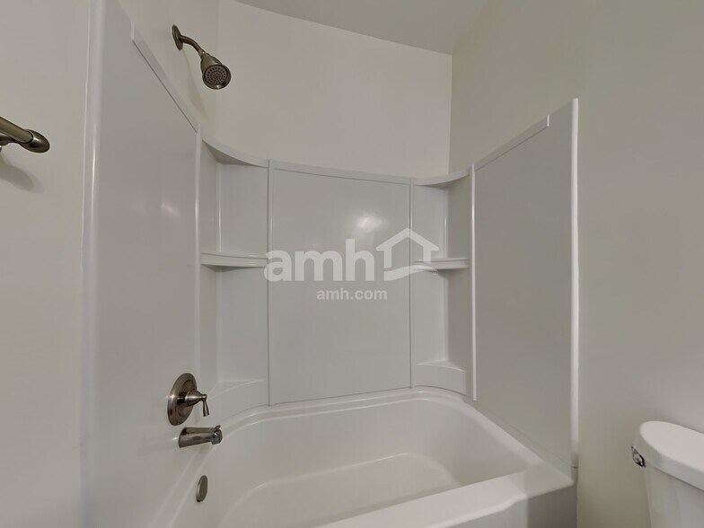 Building Photo - 409 Mont Vale Rd