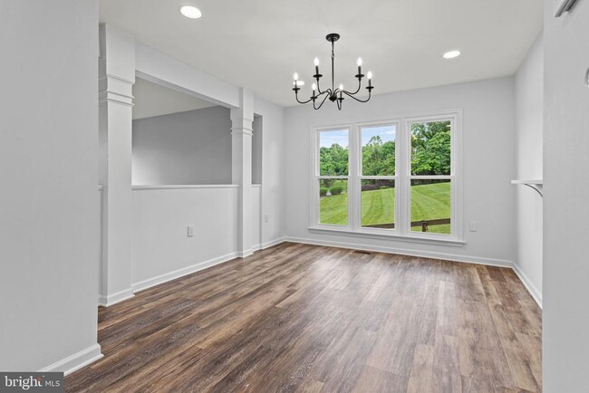 Building Photo - 6608 Beach Dr