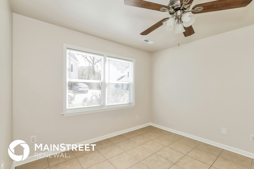 Building Photo - 3376 Tinley Park Dr