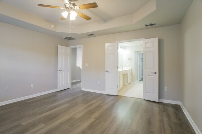 Building Photo - 6499 White Flower Ct