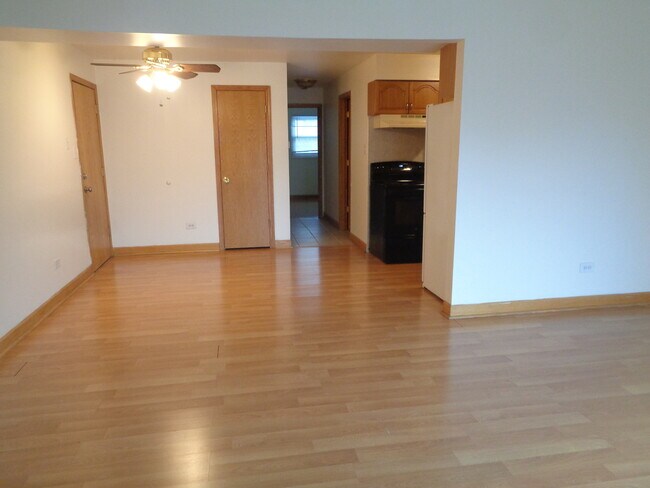 Building Photo - 11760 S Ridgeland Ave