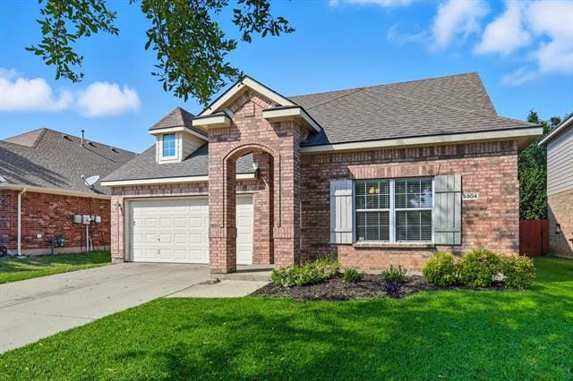 Building Photo - 5904 Meadowglen Dr