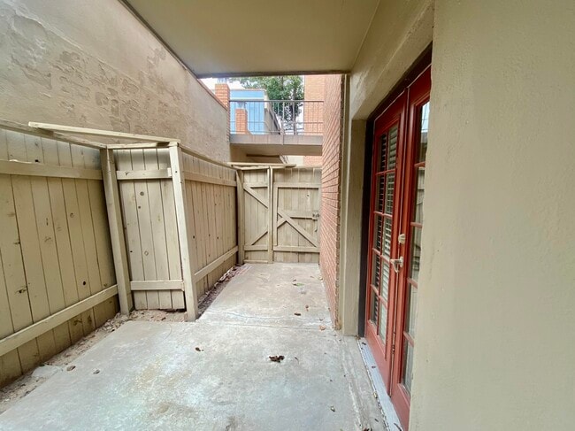 Building Photo - 4433 N Stanton St