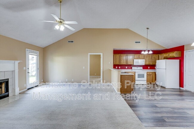 Building Photo - 1418 Owasa Trail