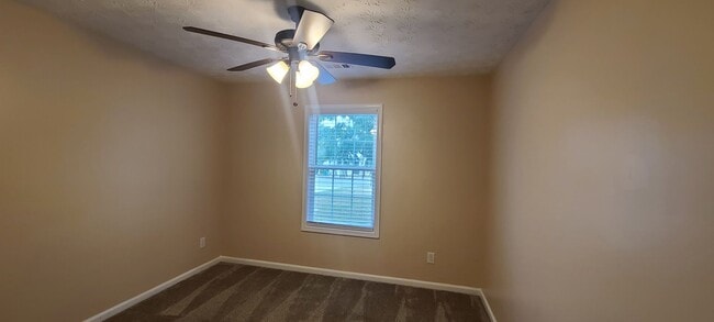 Primary Photo - Available now 3 bed/2bath ranch Fenced in ...