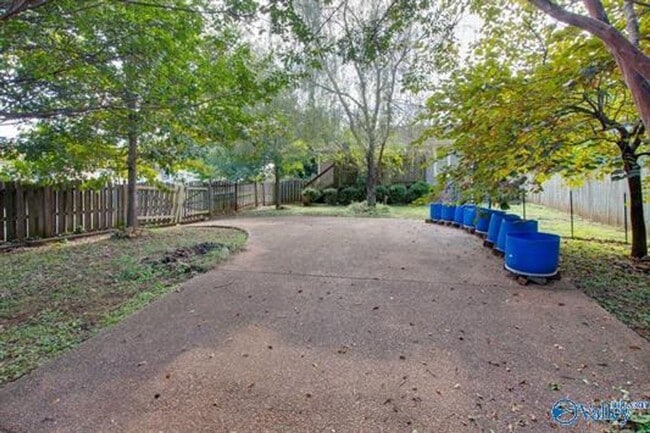 Building Photo - 1313 Wells Ave SE