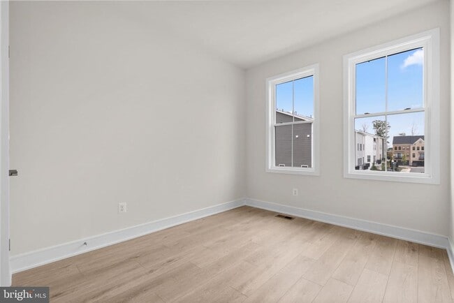 Building Photo - 42104 Picasso Sq