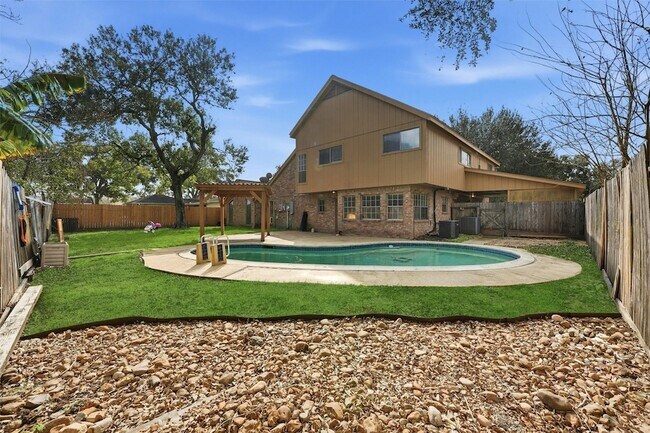 Building Photo - 2408 Chelmsford Ct