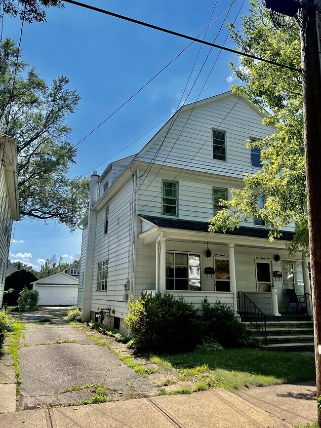 Building Photo - 125 E Bennett St
