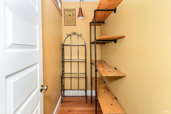 Building Photo - 720 S Park Ave