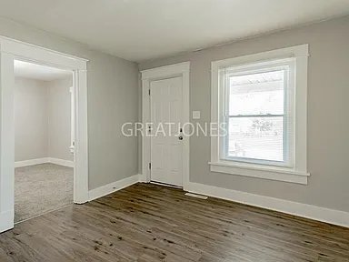 Building Photo - 1557 Lawton Ave