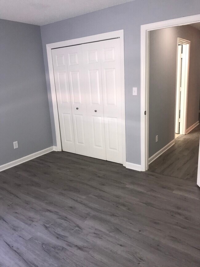 Building Photo - 712 Ridge Creek Dr