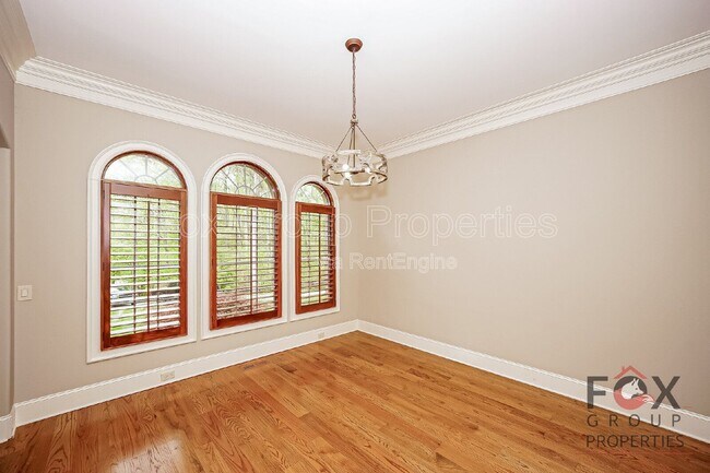 Building Photo - 143 Greenbay Rd