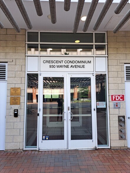 Front Door - 930 Wayne Ave