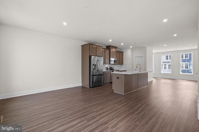 Building Photo - 114 Galaxy Pl