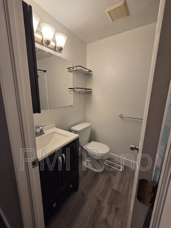 Building Photo - 14050 Tourmaline Dr