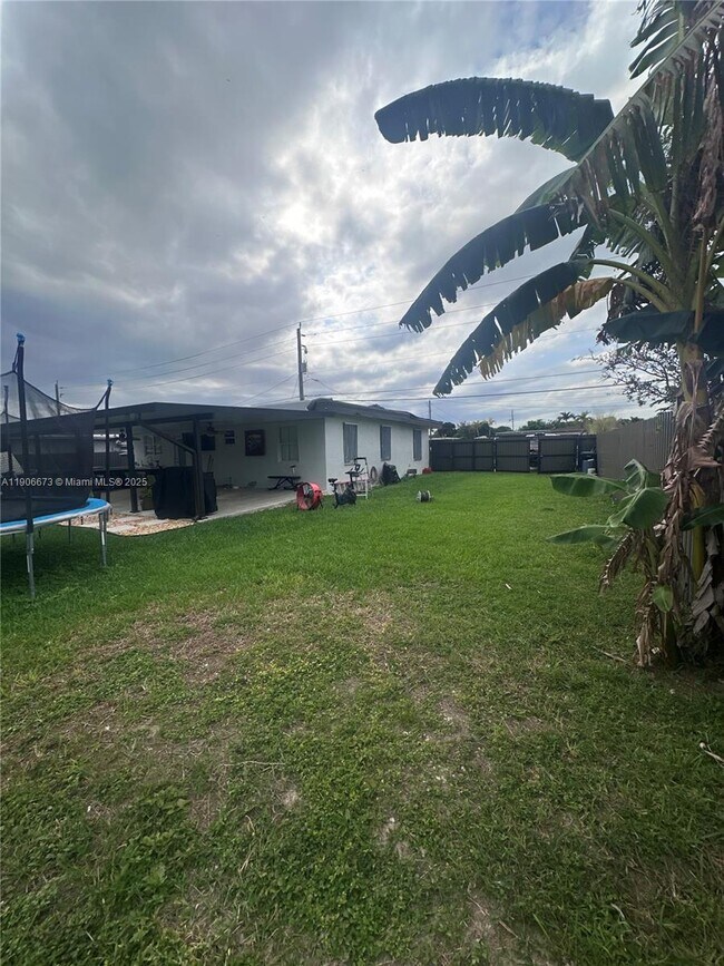 Building Photo - 22045 SW 114th Ave