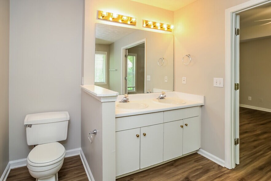 Building Photo - 104 Fallow Ln