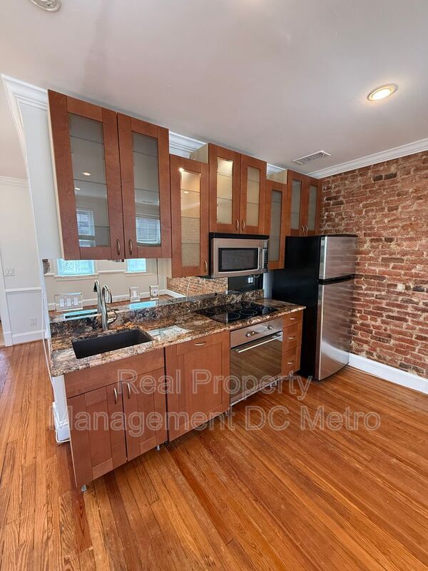 Building Photo - 2131 Newport Pl NW