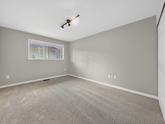 Building Photo - 11706 NE 98th St