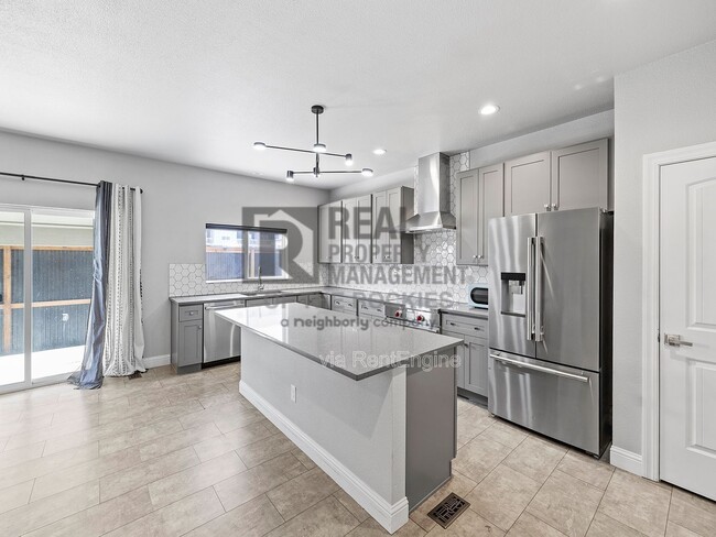 Building Photo - 1504 60th Ave