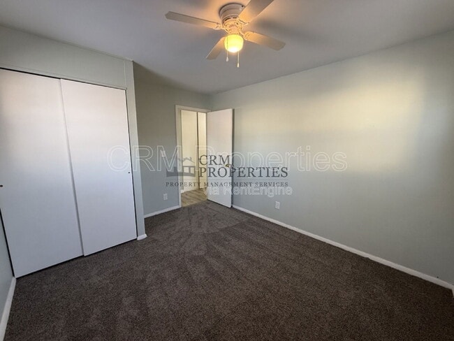 Building Photo - 806 Maumee Dr