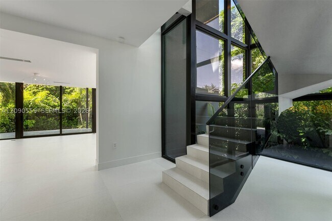 Building Photo - 3310 Elizabeth St